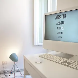 Abbituè , Roma Italia